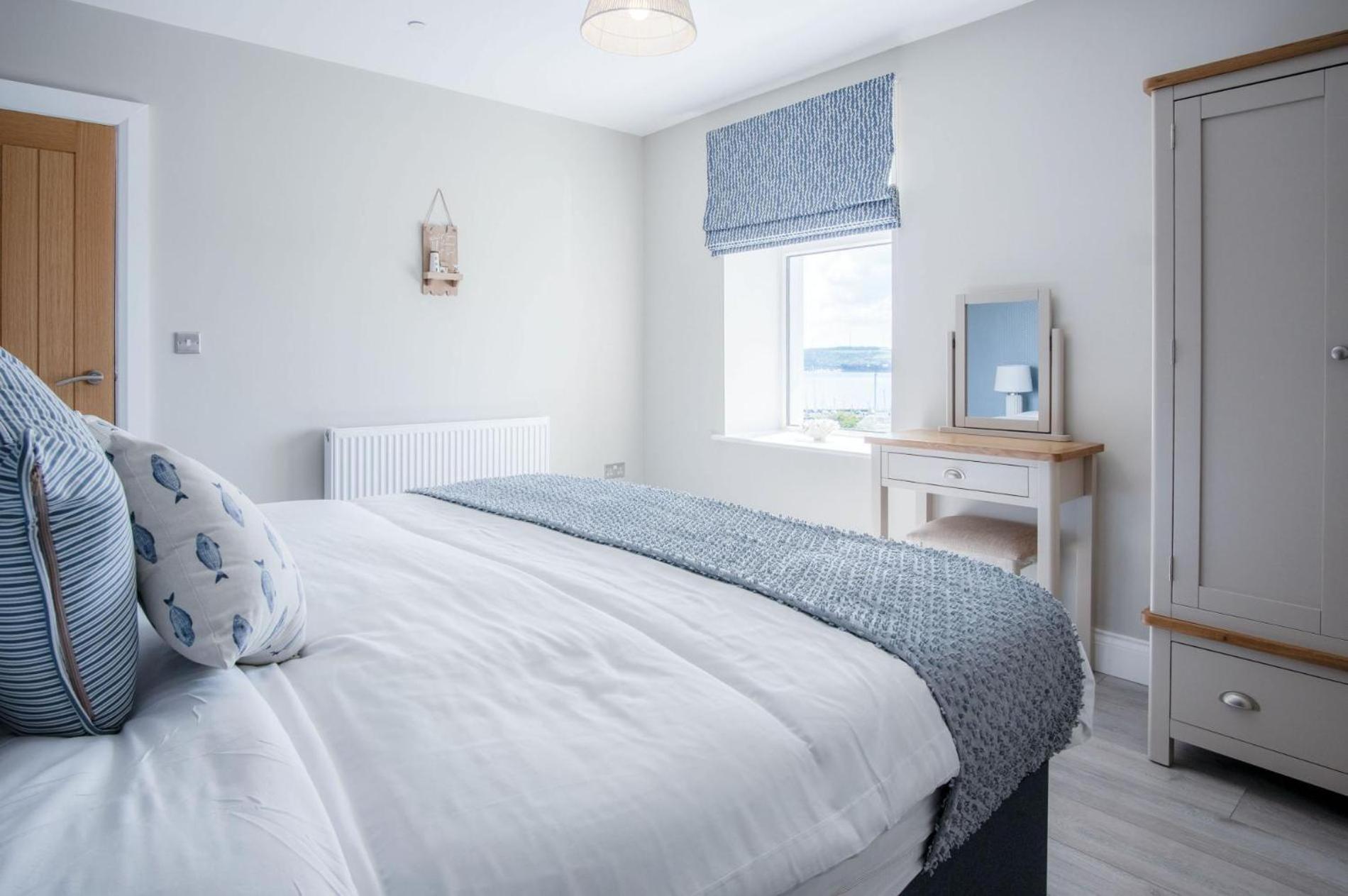 Haven View - 2 Bedroom Apartment - Milford Haven Eksteriør billede