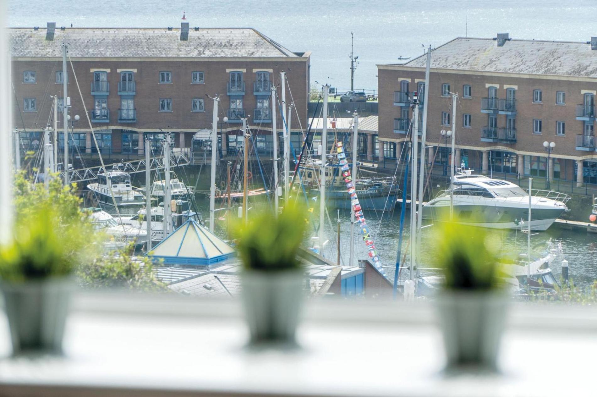 Haven View - 2 Bedroom Apartment - Milford Haven Eksteriør billede