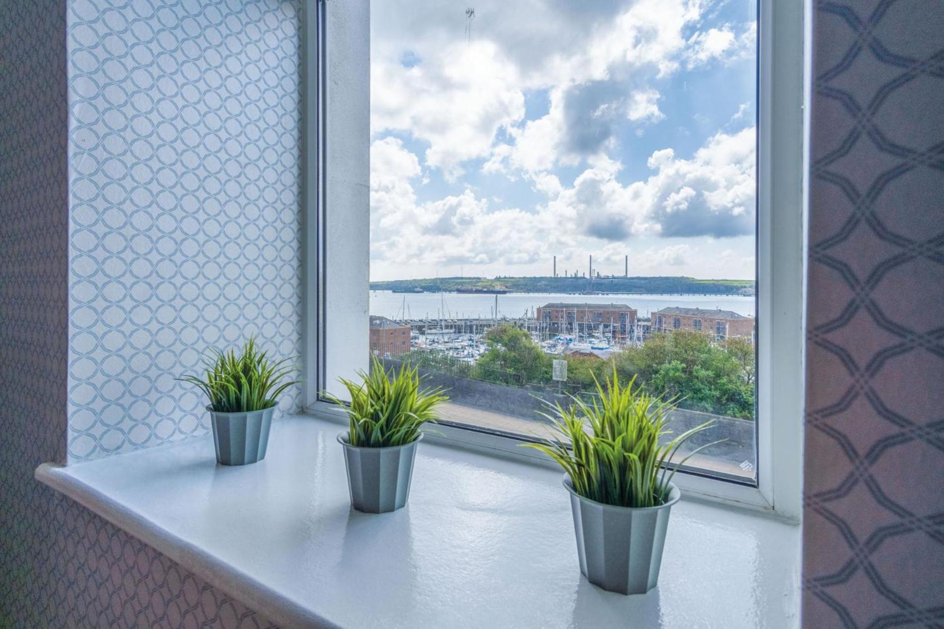 Haven View - 2 Bedroom Apartment - Milford Haven Eksteriør billede